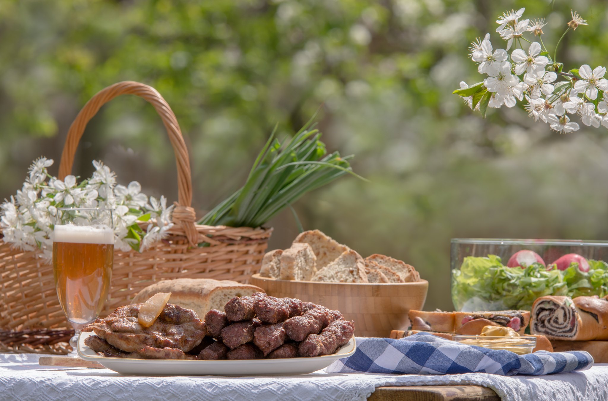 Pachete pentru 1 Mai Made in Cluj