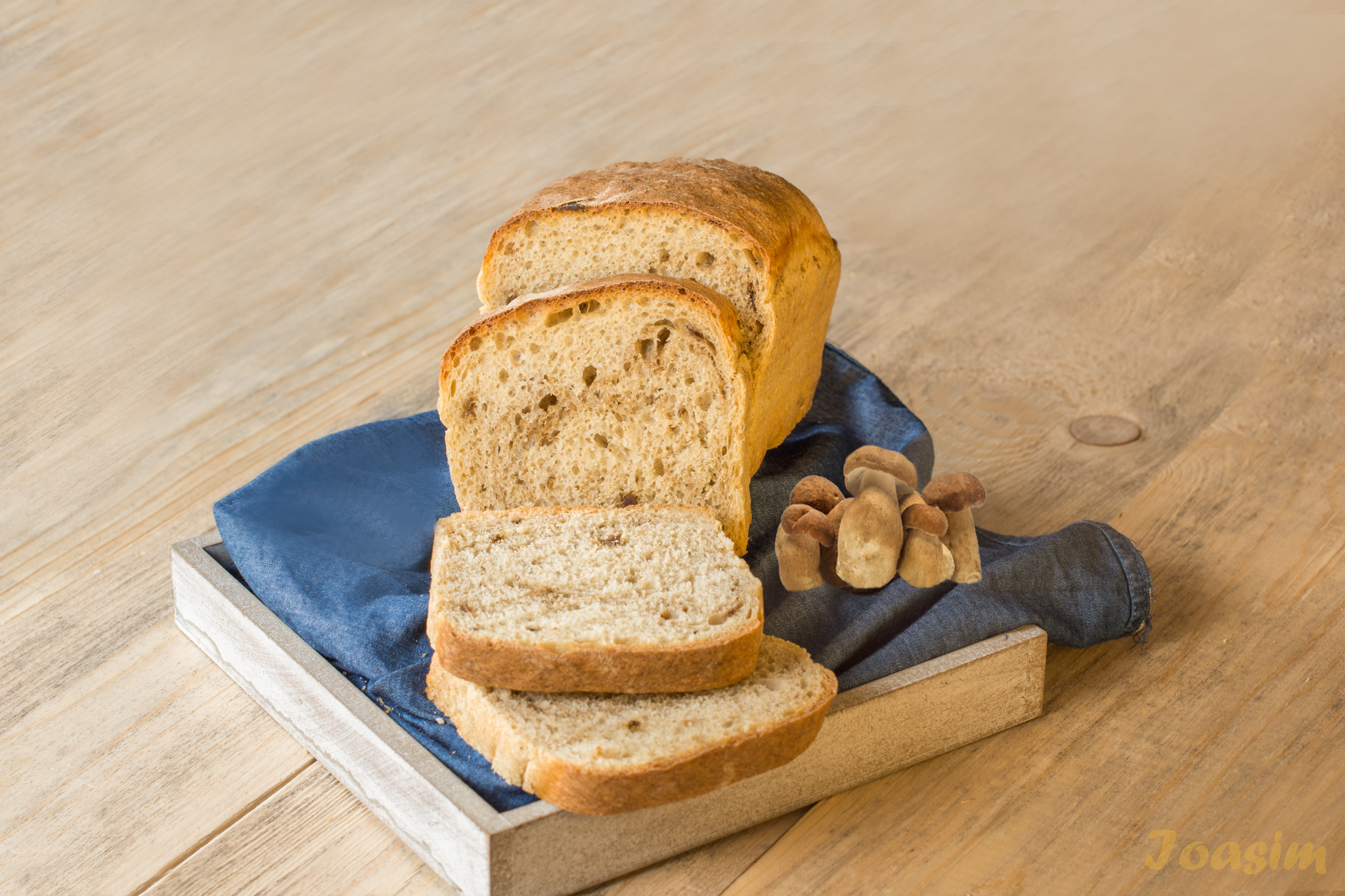 pâine cu hribi realizată de Brutăria Ioasim