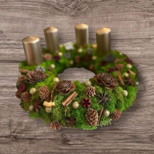 Aranjament Advent decorat cu licheni naturali