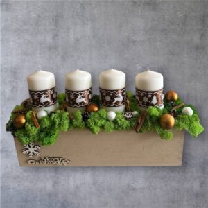 Aranjament Advent decorat cu licheni naturali