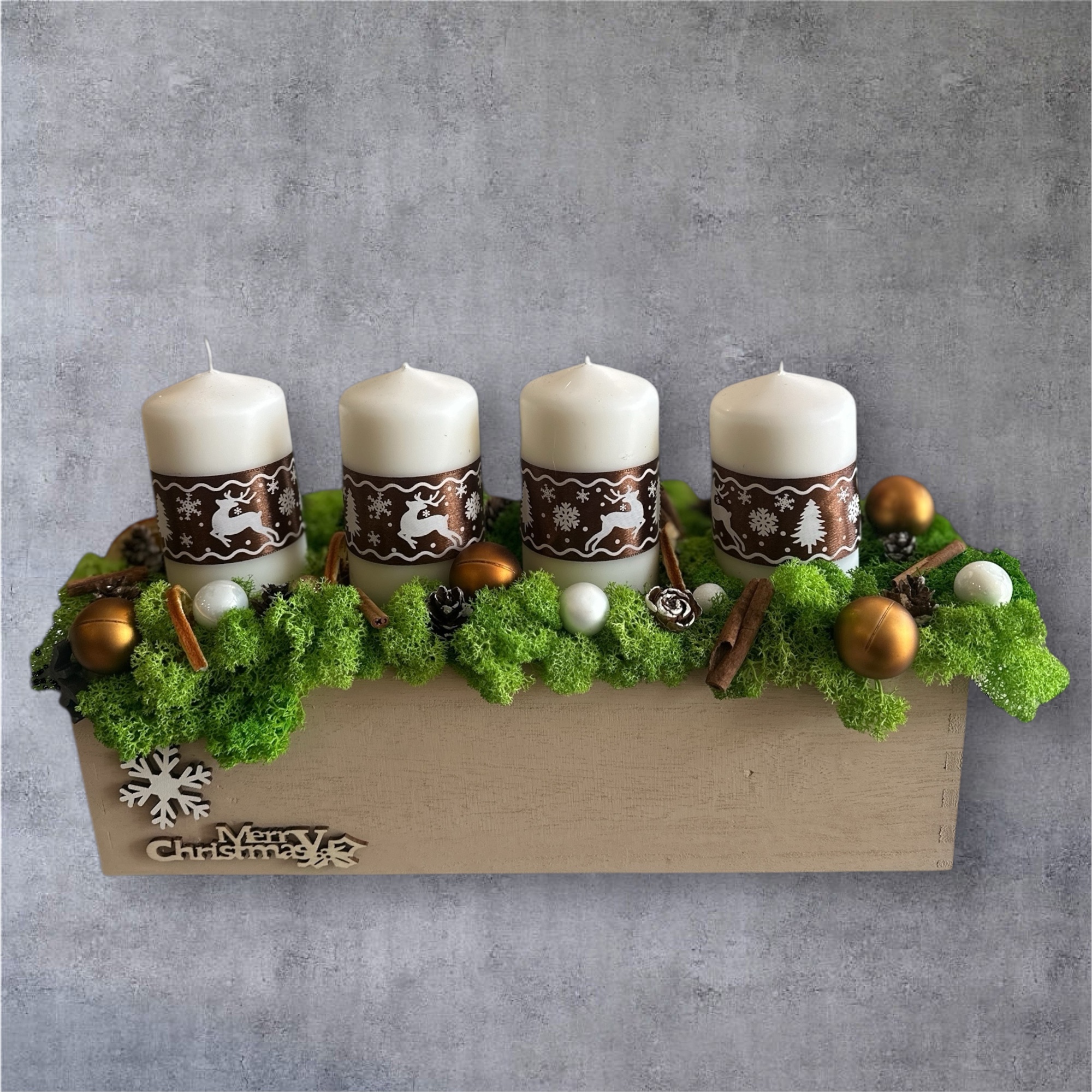 Aranjament Advent decorat cu licheni naturali